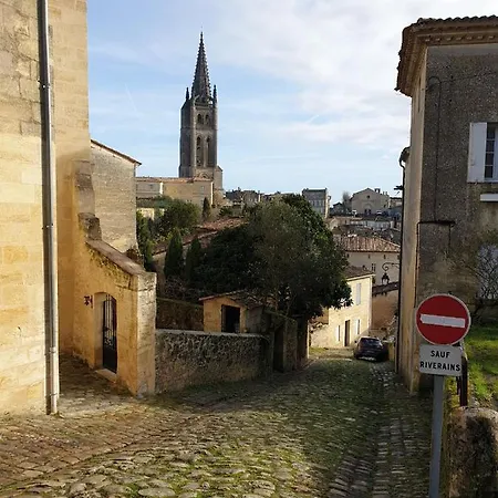 Apartament Hôtes De Ii