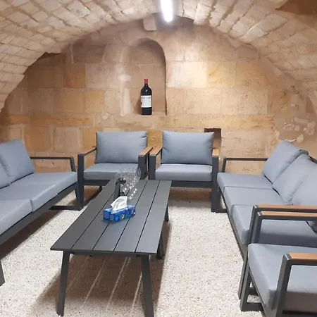 Hôtes De Ii *